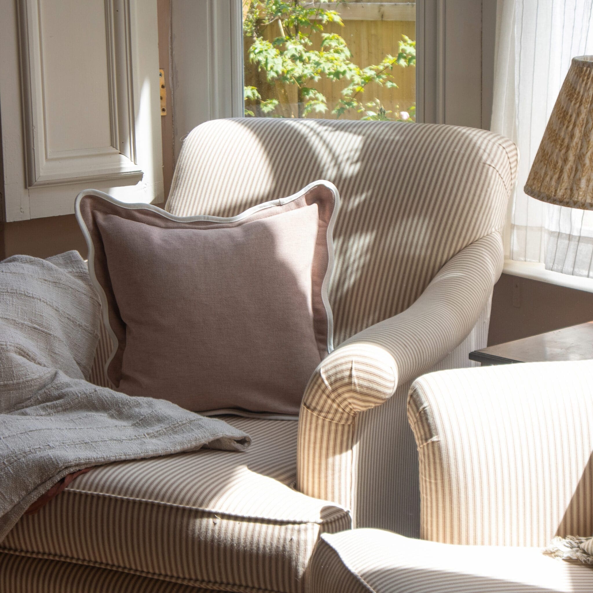 chloe dusty pink scalloped edge cushion